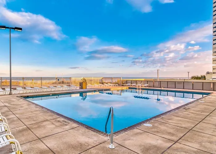 Holiday home Updated Oceanfront With Ample Balcony Ac Pools Gym & Sauna