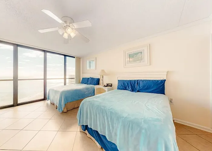 Updated Oceanfront With Ample Balcony Ac Pools Gym & Sauna Holiday home
