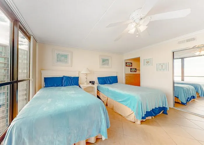 Updated Oceanfront With Ample Balcony Ac Pools Gym & Sauna Holiday home