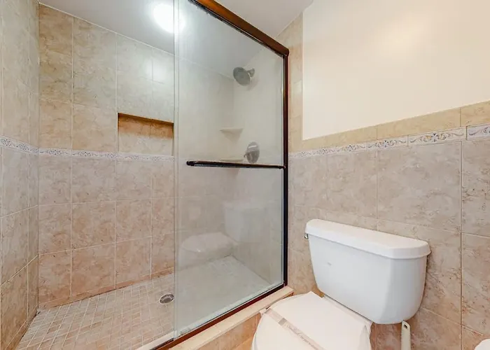 Updated Oceanfront With Ample Balcony Ac Pools Gym & Sauna * Ocean City