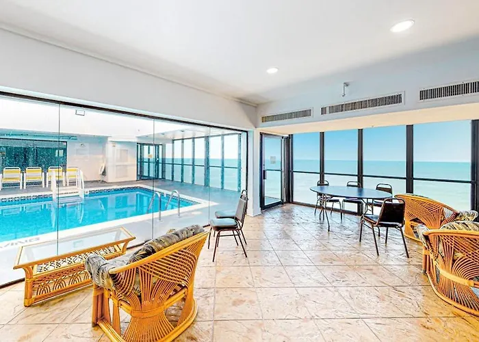 Updated Oceanfront With Ample Balcony Ac Pools Gym & Sauna *